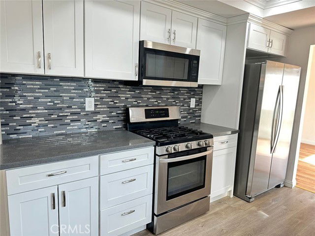 Building Photo - 45202 Pickford Ave