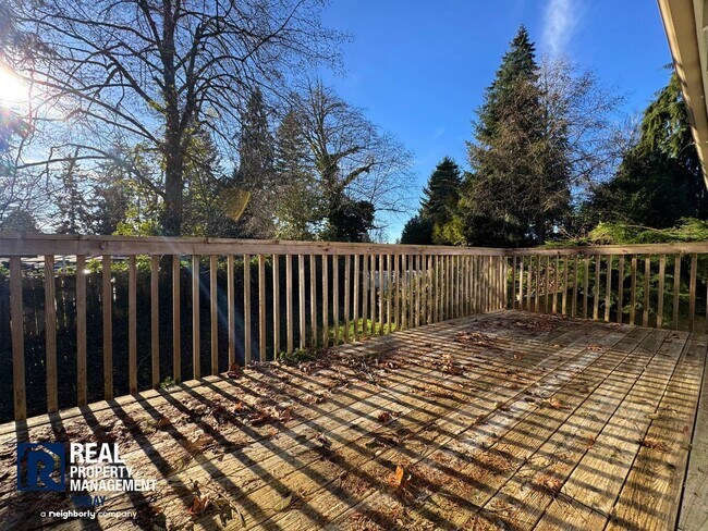 Building Photo - Call - 4502 &amp; 4504 (Olympic Group)