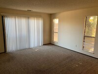 Building Photo - Beautiful home located in the heart of Turlock