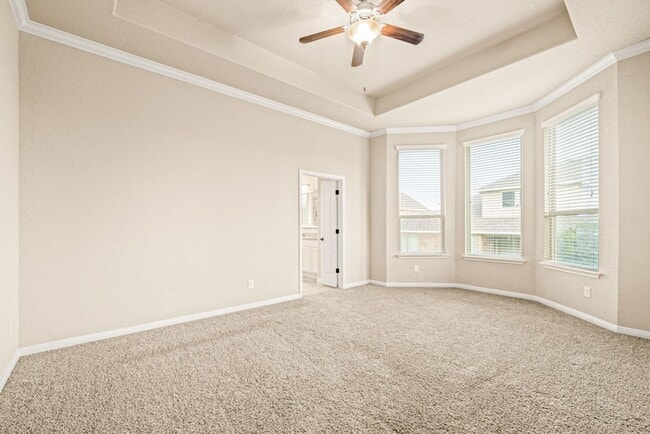 Building Photo - 4 BEDROOM FOR RENT- SEPARATE LIVING AREA - OFFICE