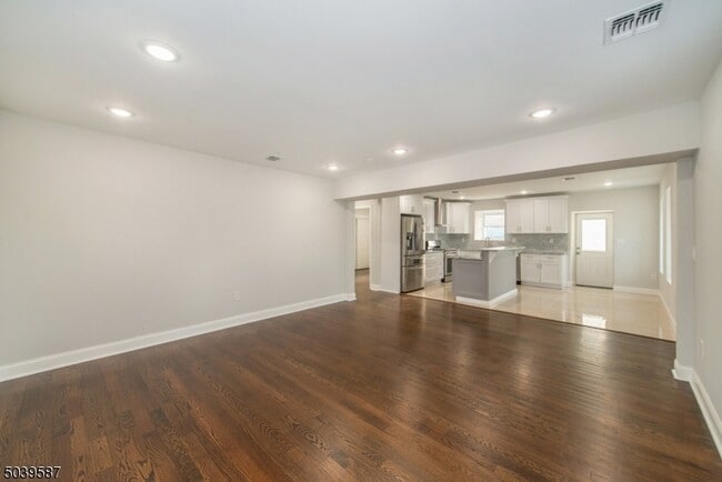 Building Photo - 43 Perrin Ave