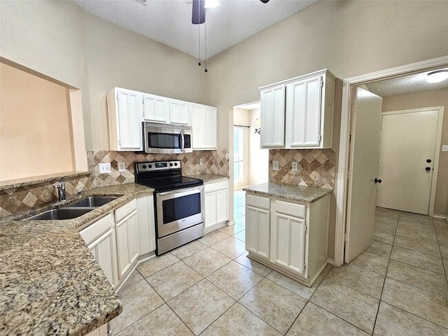 Building Photo - 2705 Francisco Dr