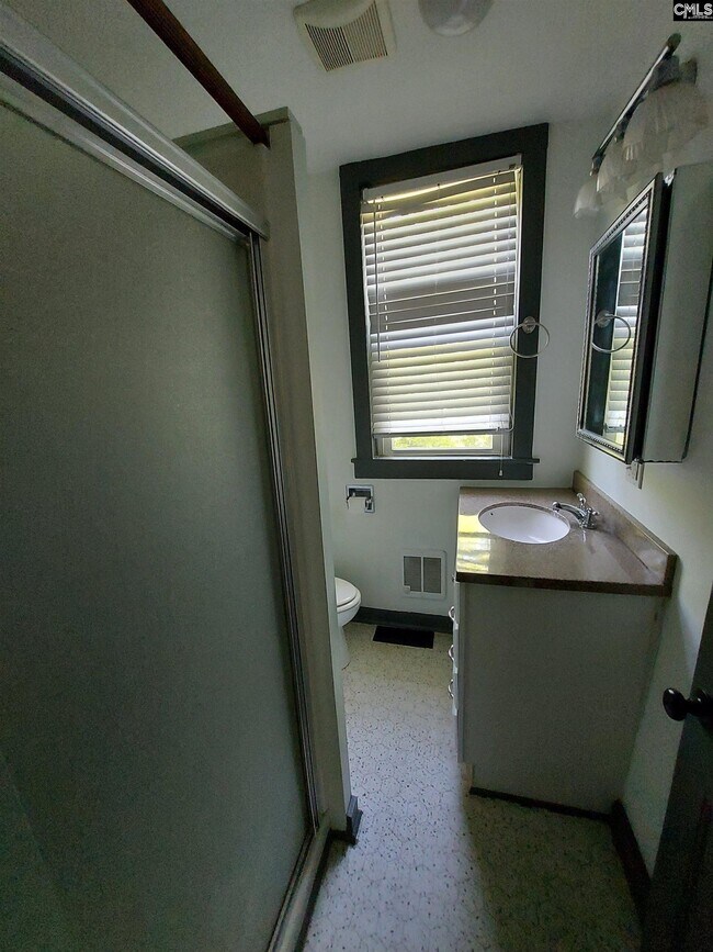 Building Photo - 3805 Lamar St