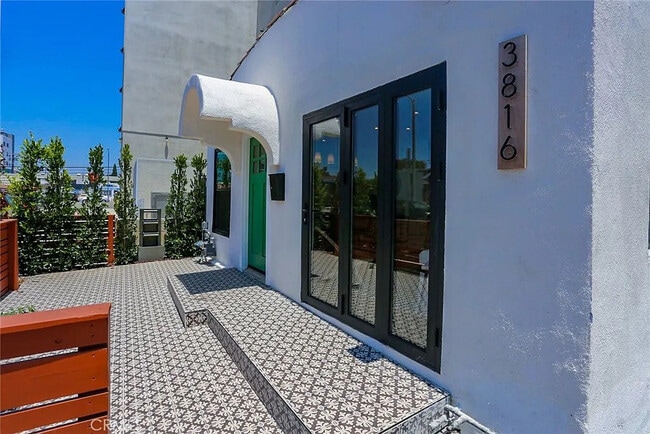 Building Photo - 3816 Goldwyn Terrace