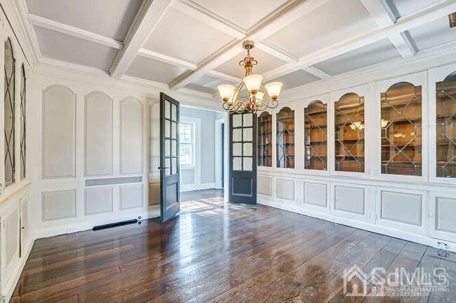 Building Photo - 55 Devon Rd