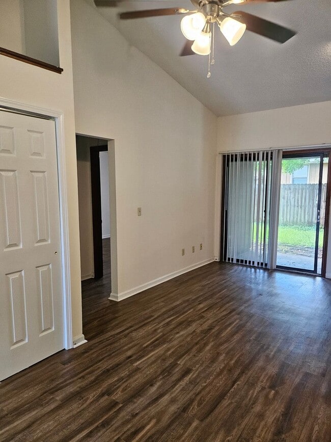 Building Photo - 1338 Delaware Pl
