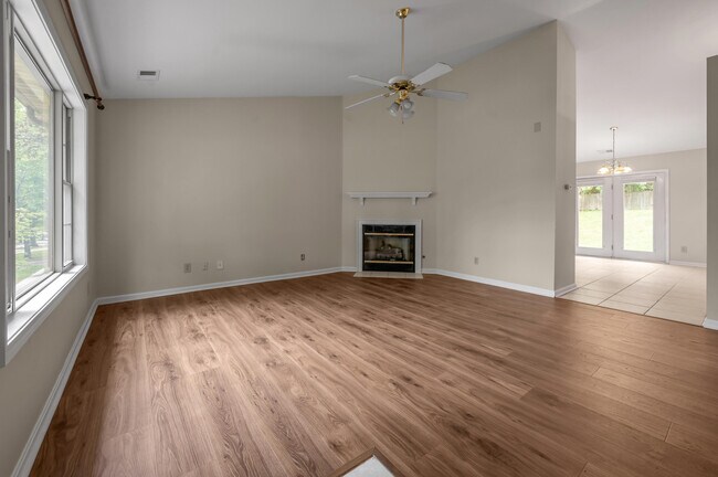 Building Photo - 2347 Stonewood Ln