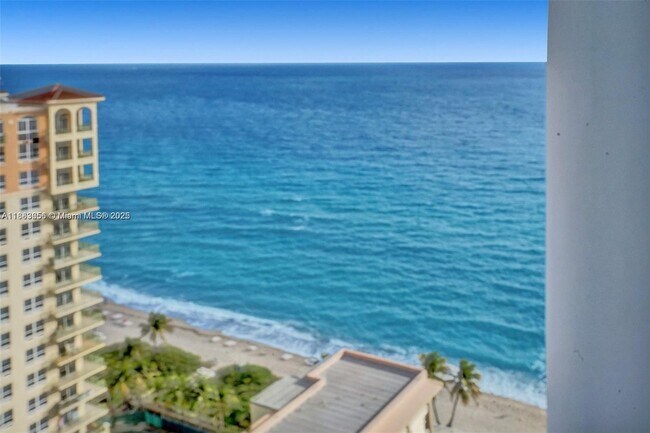 Building Photo - 3140 S Ocean Dr