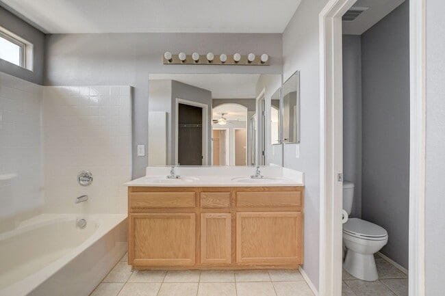 Building Photo - 4 Bedroom Home in the South West / 89139 Area