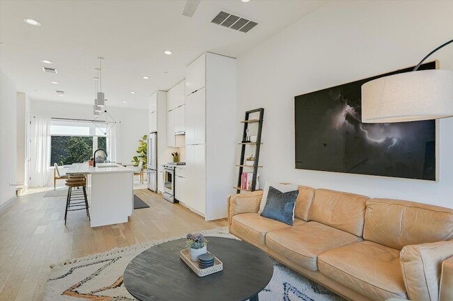 Building Photo - 410 W Alpine Rd