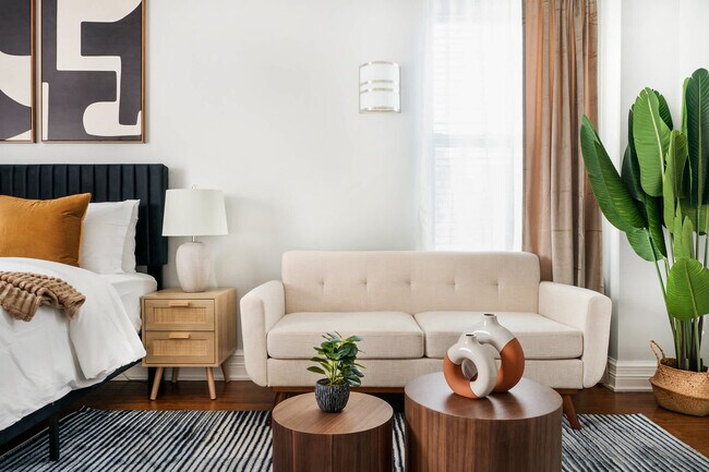 Building Photo - 240 W 73rd St