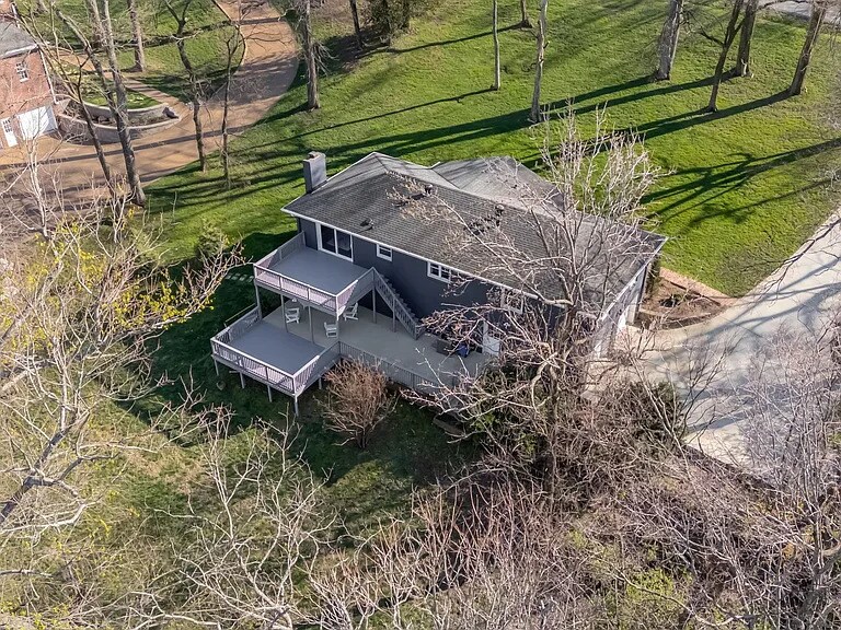 Building Photo - 5102 Beauregard Ln