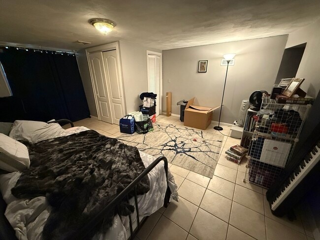 Building Photo - 146 W Fourth St