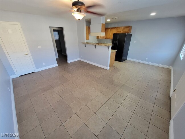 Building Photo - 2429 Daley St