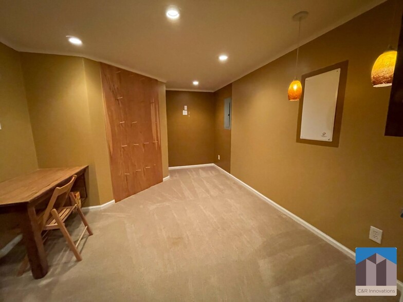 Building Photo - 1377 Greencrest Ct