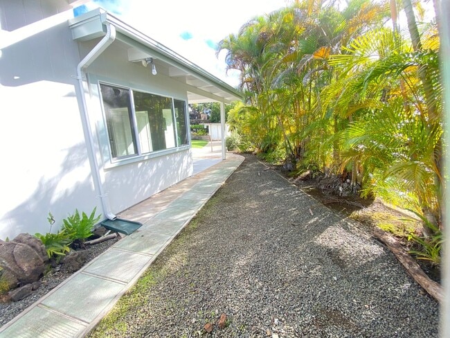 Building Photo - 3 Bedroom, 1.5 Baths
