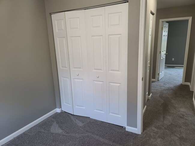 Building Photo - 3 Bedroom 2 1/2 bath Townhome for Rent in Waynesboro