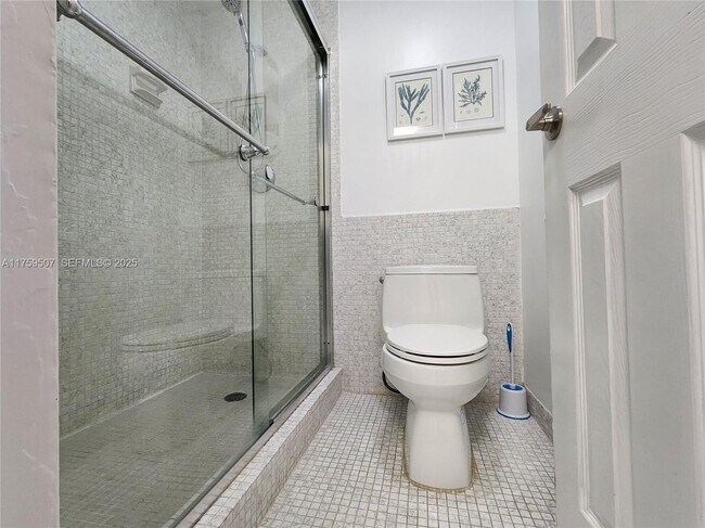 Building Photo - 3505 S Ocean Dr