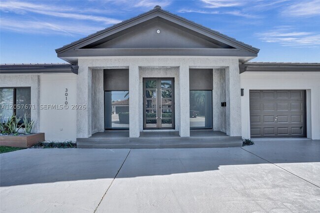 Building Photo - 3010 NE 46th St
