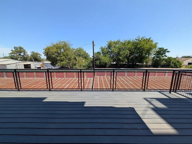 Building Photo - 4315 S Congress Ave