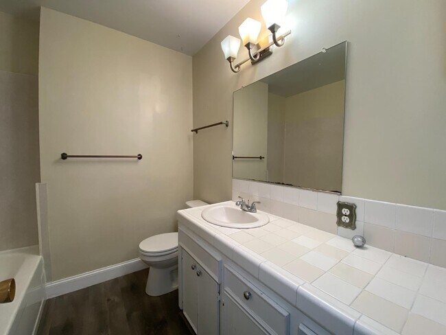 Building Photo - 2609 W Griffith Way