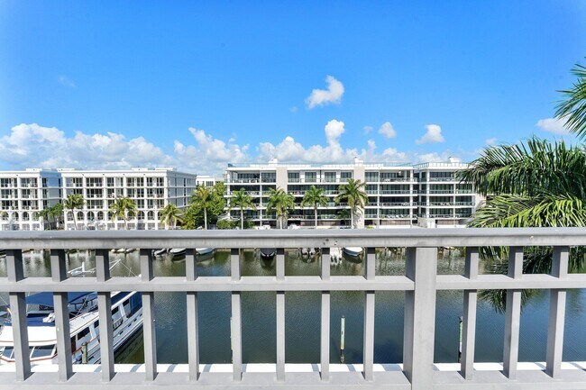 Building Photo - 57 Isle of Venice Dr