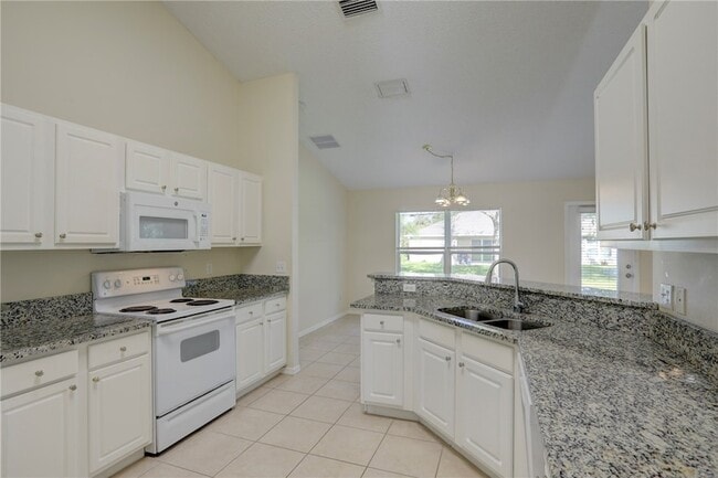 Building Photo - 573 Belfast Terrace