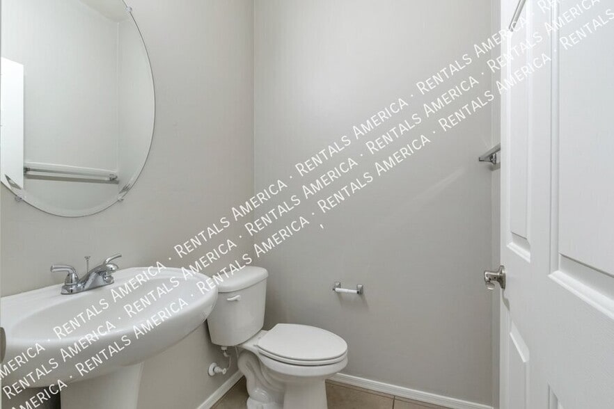 Building Photo - 8431 N Mountain Stone Pine Way