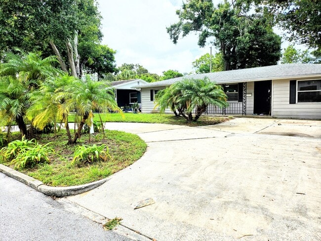 Primary Photo - 5020 16th Ave N