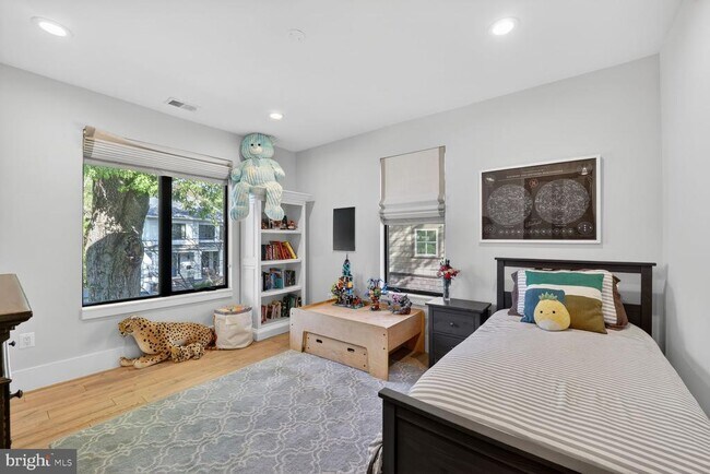 Building Photo - 5310 Dorsett Pl NW