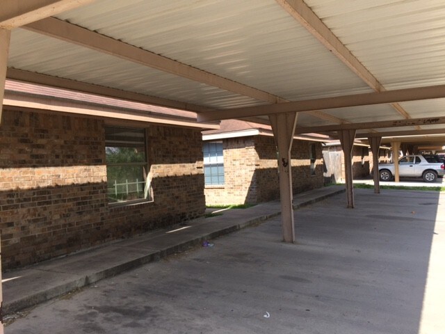 Building Photo - 801 W Bronze Dr