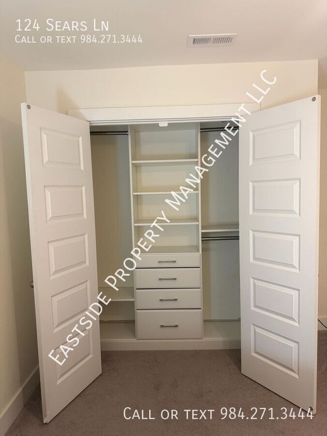 Building Photo - 124 Sears Ln