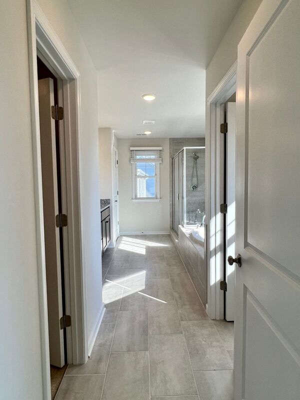 Building Photo - 8180 Lyman Ct