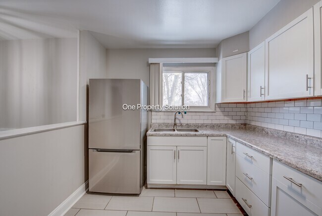 Building Photo - 576 S New Jersey St