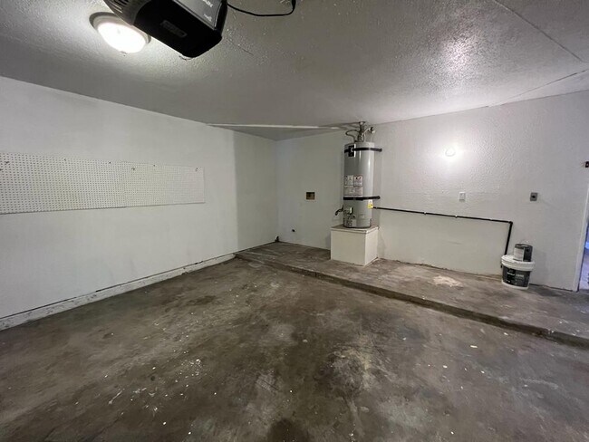 Building Photo - 4301 Isla Verde St