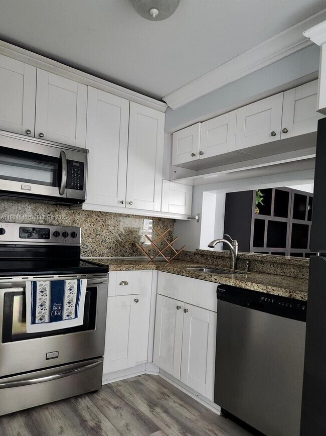 Building Photo - 11790 SW 18th St