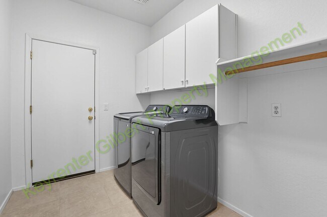 Building Photo - Beautiful 5 bed / 3 bath Home in the San Tan Heights Community of San Tan Valley