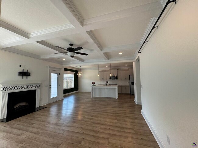 Building Photo - 805 Harley Farms Dr