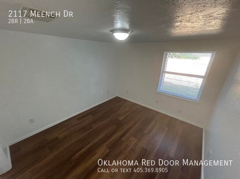 Building Photo - 2117 Meench Dr