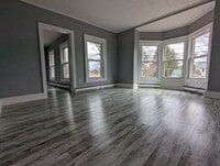 Building Photo - 9 Main St