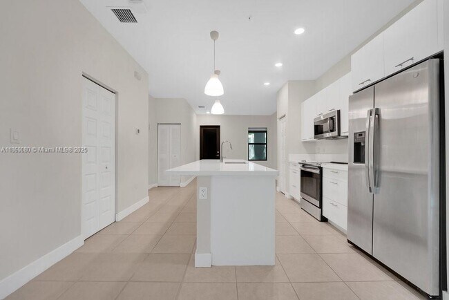 Building Photo - 8175 NW 104th Ave