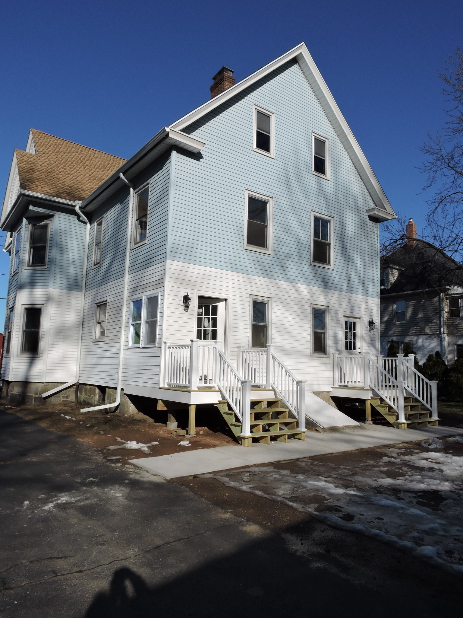 Building Photo - 17 Naubuc Ave