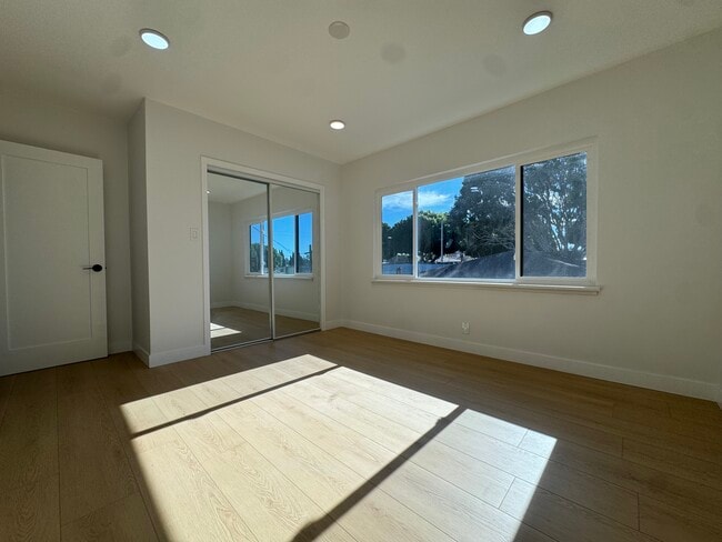 Building Photo - 3003 W Florence Ave