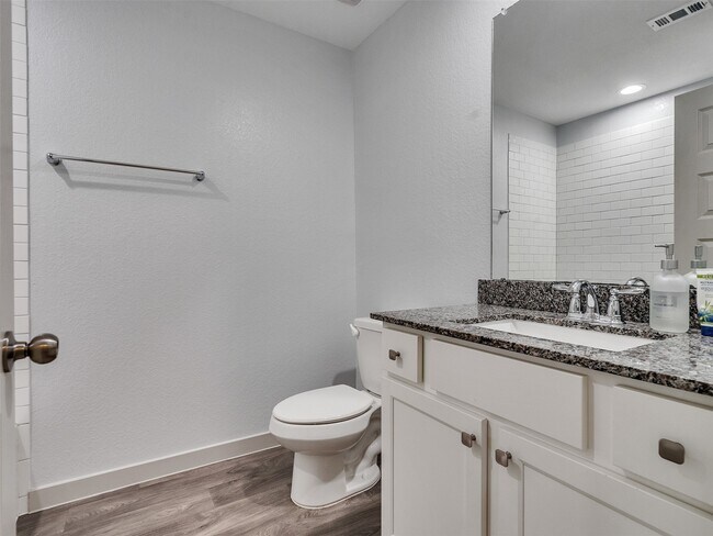 Building Photo - 10627 Great Basin Dr