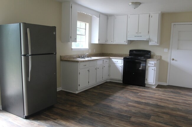 Building Photo - 2523 Beachview Dr