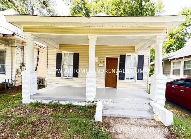 Primary Photo - 1235 W 11th St
