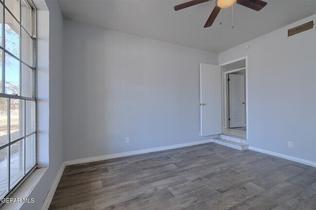 Building Photo - 10368 Potencia Dr