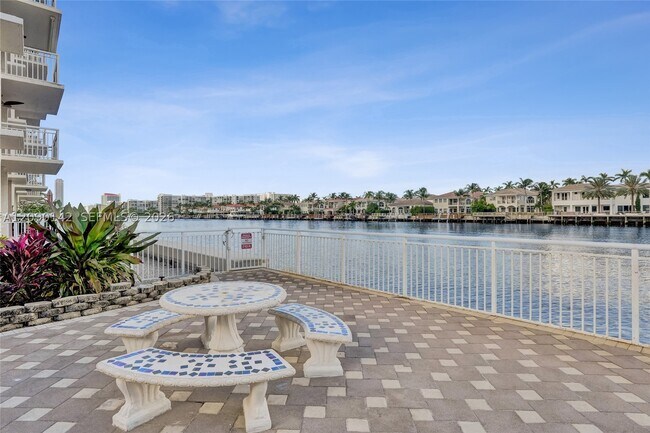 Building Photo - 1600 S Ocean Dr