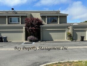Building Photo - Charming 3-Bedroom Townhouse in Los Olivos...