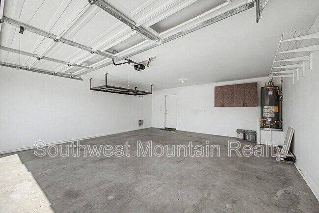 Building Photo - 33583 N Wash View Rd